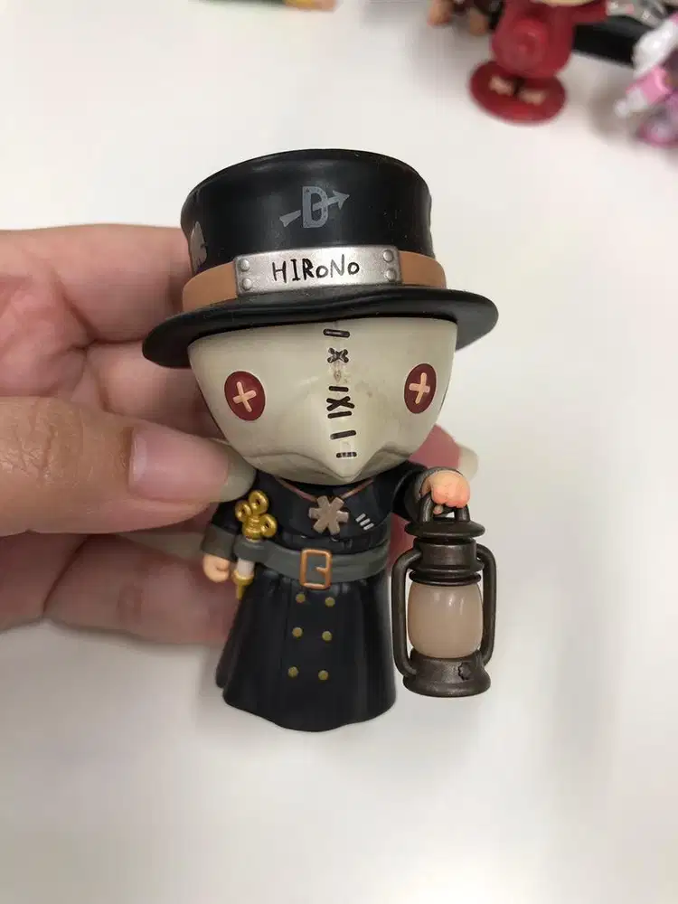 Figure POPMART Hirono