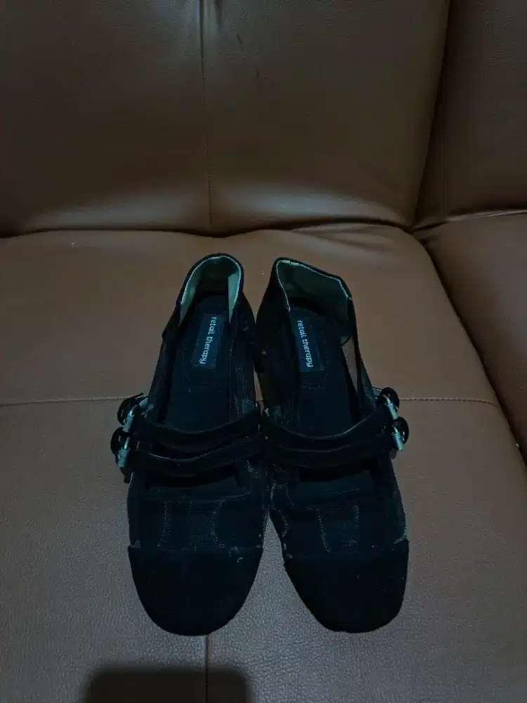 Sepatu Wanita Hitam Elegant Retail Therapy Size 38-39 Murah