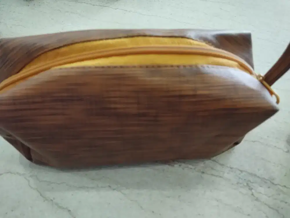 Dompet Penyimpan Barang