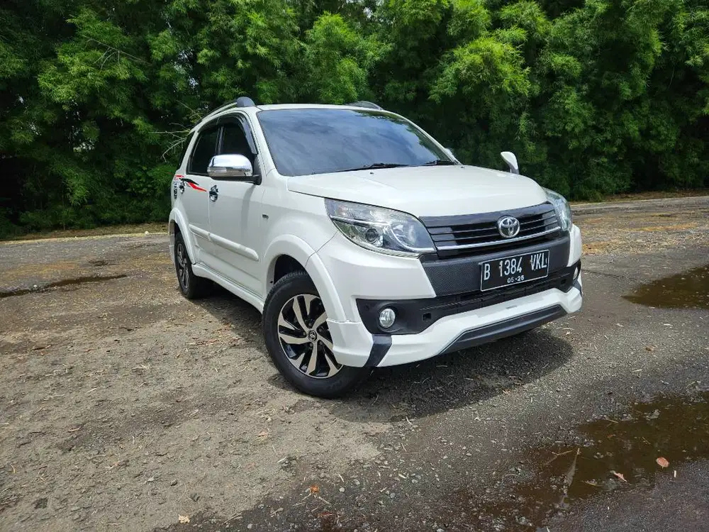 Toyota Rush TRD Sportivo Tahun 2016 Putih AT