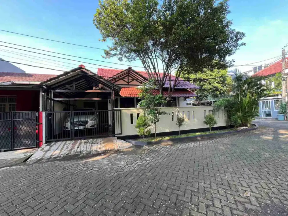 Di Jual Rumah hook terawat dan asri,  di Jatibening.  Bekasi Selatan.
