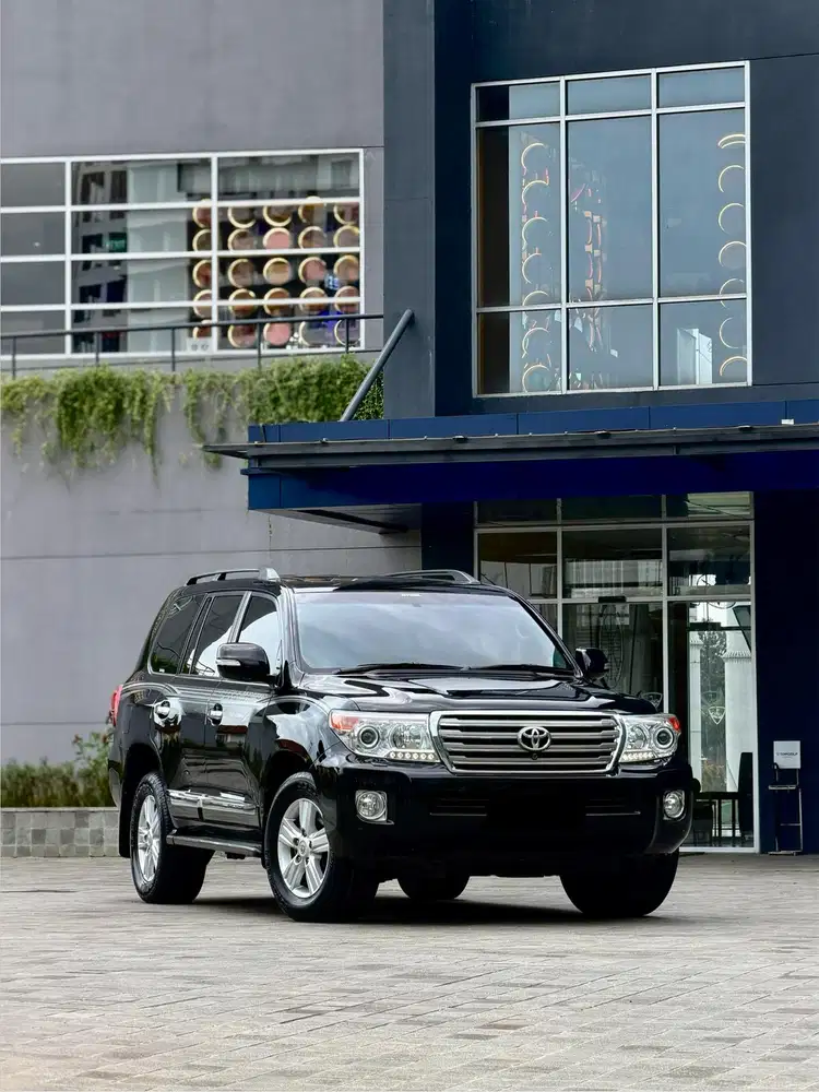 CASH Toyota Land Cruiser VX200 ATPM Full Spec 2012 Like New Condition
