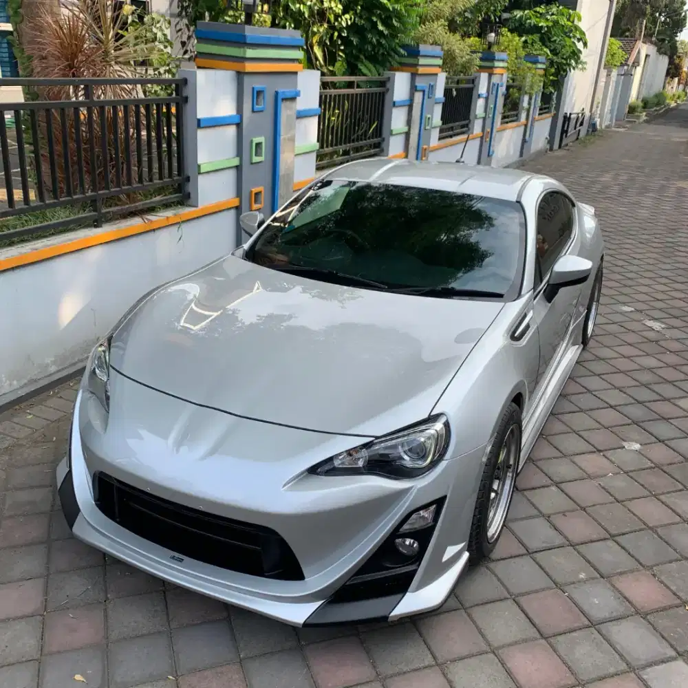 Subaru brz 2013 MT kondisi istimewa