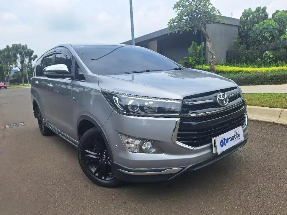 DP MURAH Toyota Kijang Innova 2.0 Venturer Bensin-AT 2019 Silver CUOJB