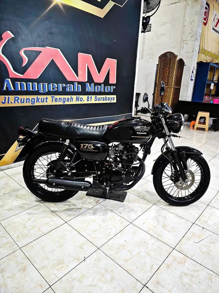 i W175 Black style  clasic keren gaya mewah. Anugerah motor rungkut