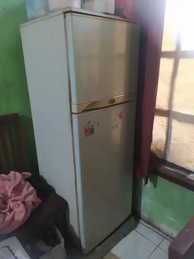 Kulkas Lemari Es 2 Pintu Sharp