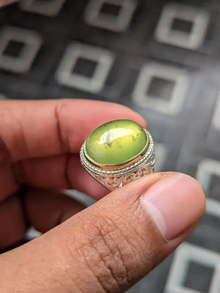 Idocrase Aceh giwang neon