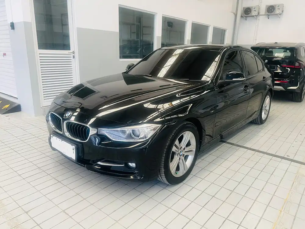 BMW 320i F30  SPORT
