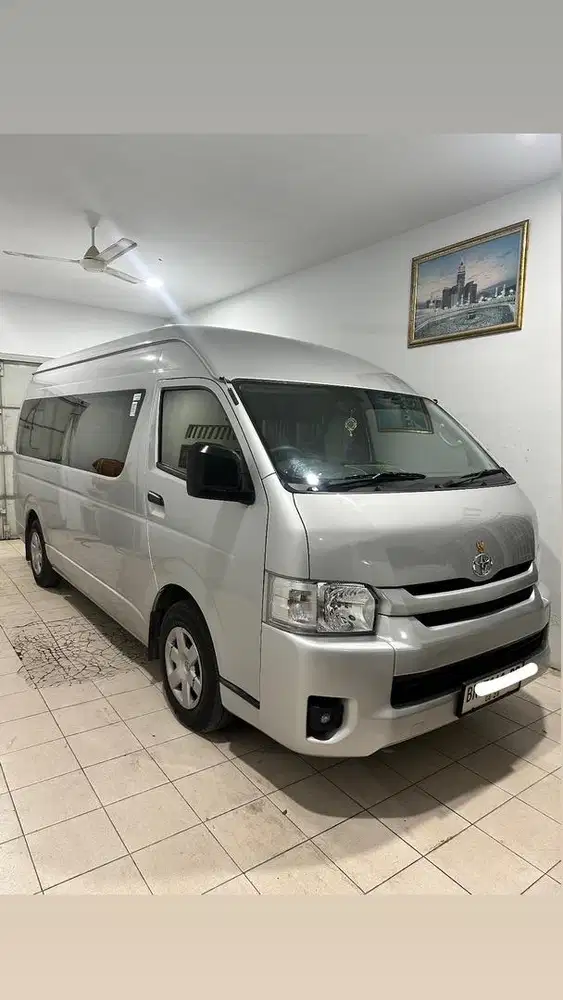 HIACE COMMUTER 2023 - KM 14 RIBUAN SAJA
