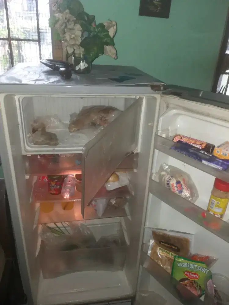 Kulkas rumahan low wat sgt normal dngin free lalamove dkt