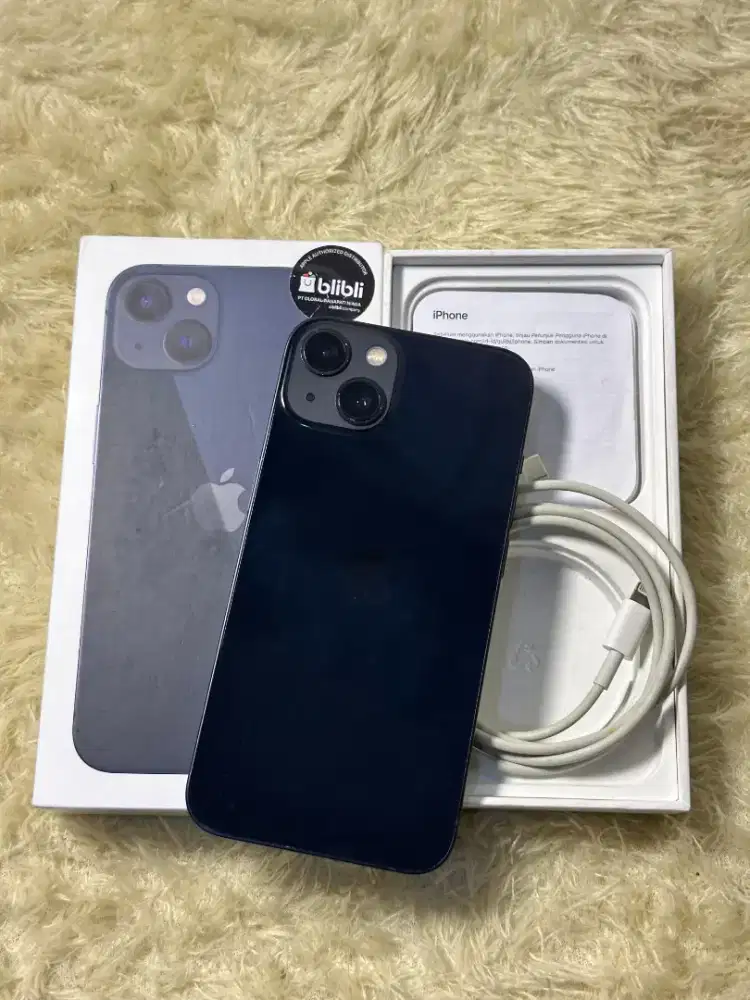 Iphone 13 128gb ibox midnight 
garansi aktif 3 oktober 2026