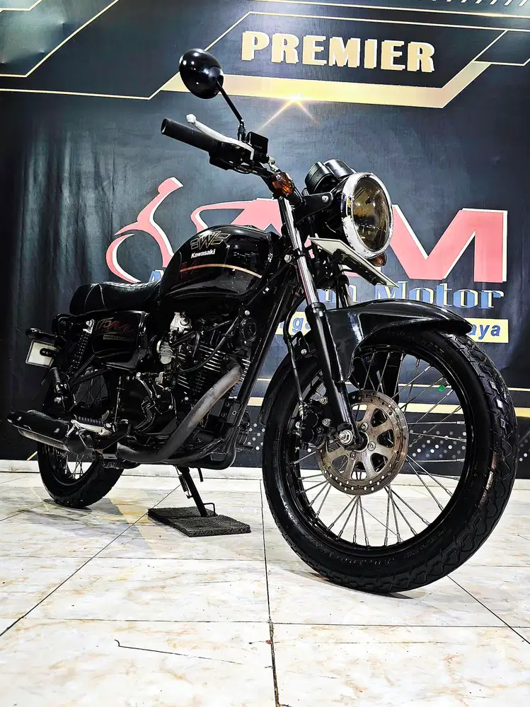 W175 Black style  clasic keren gaya mewah.limit.Anugerah motor rungkut