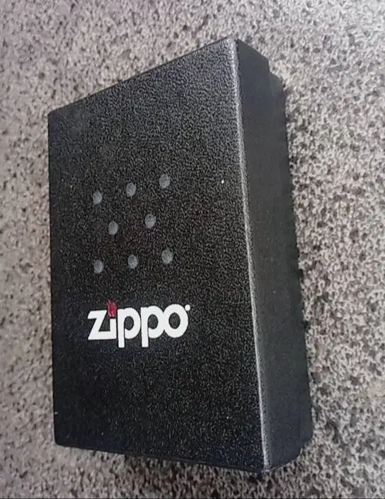 Zippo lighter - High polish blue - made in USA