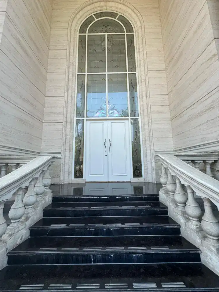 Pakuwon indah Vila bukit regency klasik style mewah