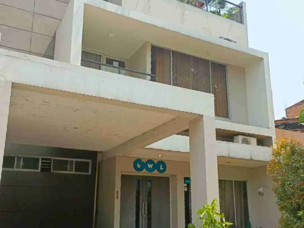 Rumah 3 Lantai Luas 225m 3 Kamar Raffles Hills Cibubur