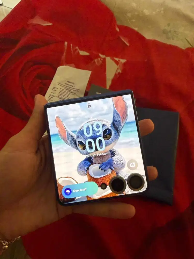 Samsung galaxy  z flip 7 12/256gb