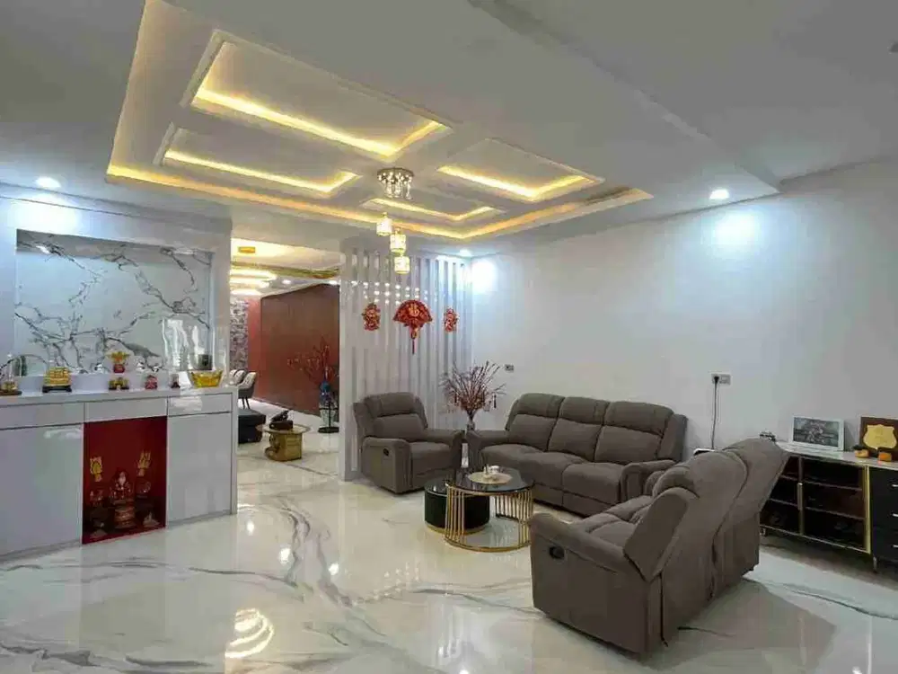 Villa Komplek Malibu Indah Polonia Siap Huni