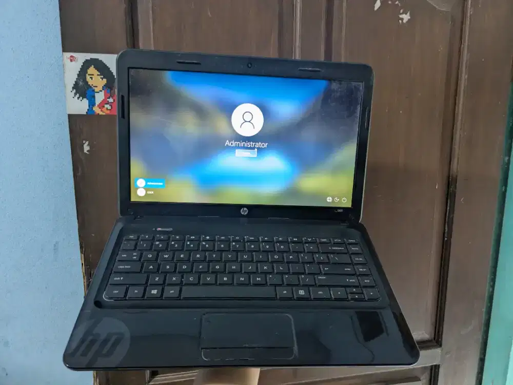 Laptop HP 1000 AMD A4 Ram 4 Normalan Tinggal Pake Aja
