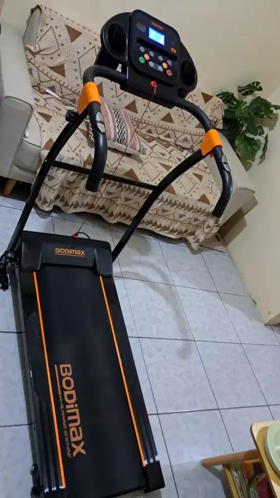 [JUAL BU] Treadmill Bodimax running machine masih ada garansi