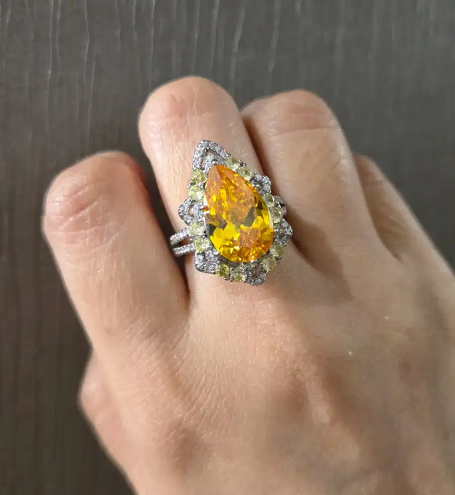 CINCIN YELLOW STONE DIAMOND