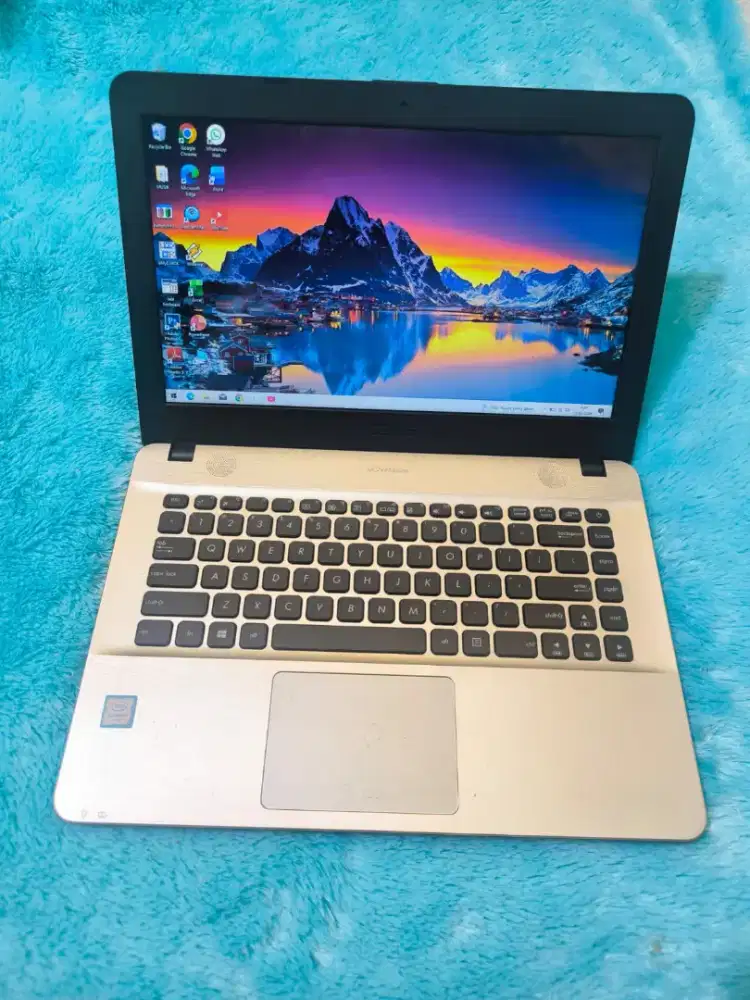 Dijual laptop asus x441ua slim,core i3 gen 6,ram 4 gb ddr4 ,hdd 750 gb