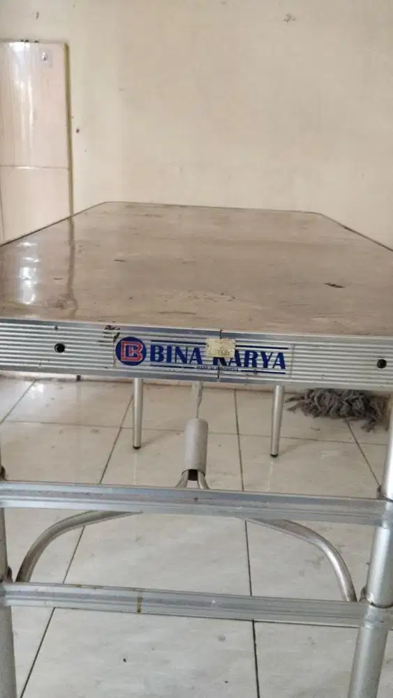 Meja lipat stainless bekas