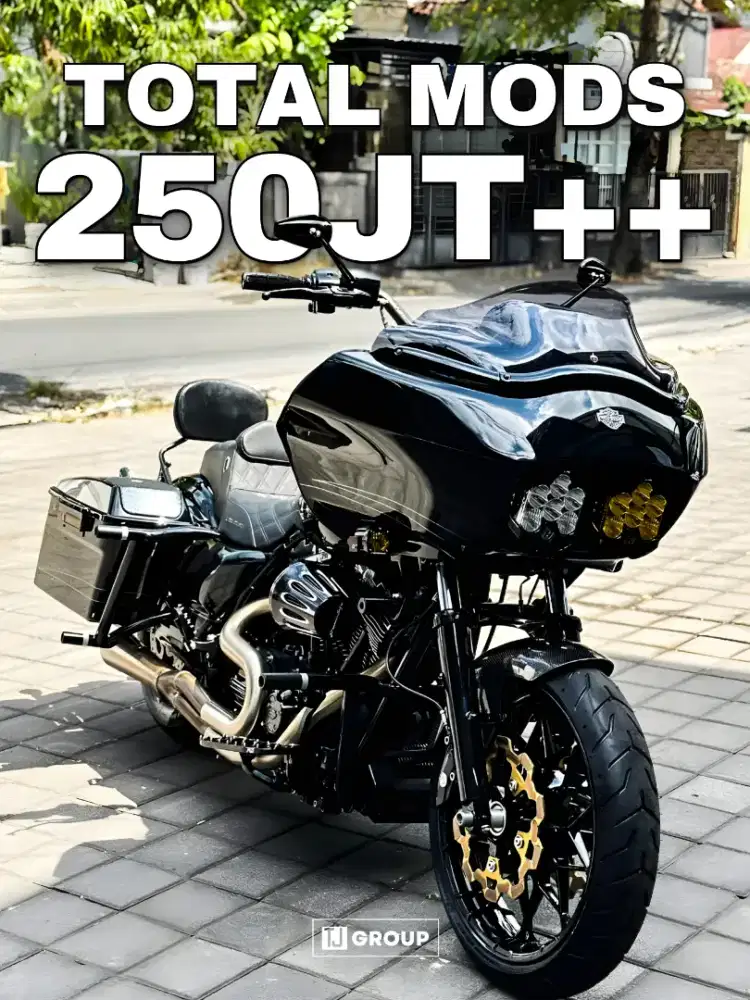 FOR SALE!! Harley-Davidson Roadglide Custom 2013