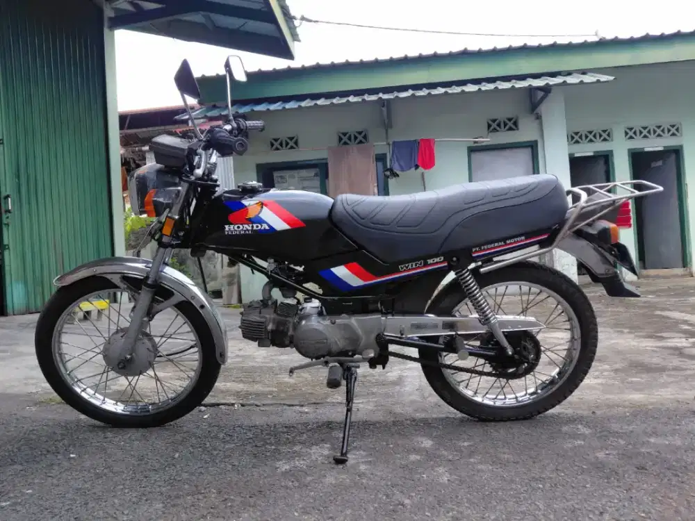 HONDA WIN 100 PAJAK TERTIB THN 1988 HARGA 12 JT NEGO