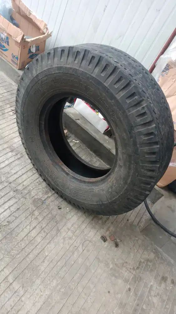 Ban truk Engkel ukuran 750/15
