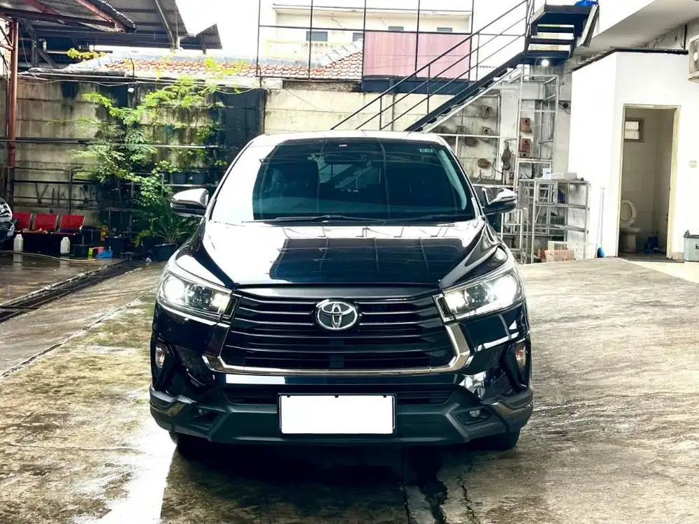 Toyota Innova 2.4 Venturer Matic / AT 2022 Diesel