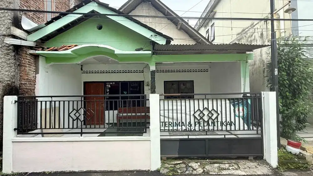 dikontrakkan 1 rumah 4 kamar tidur