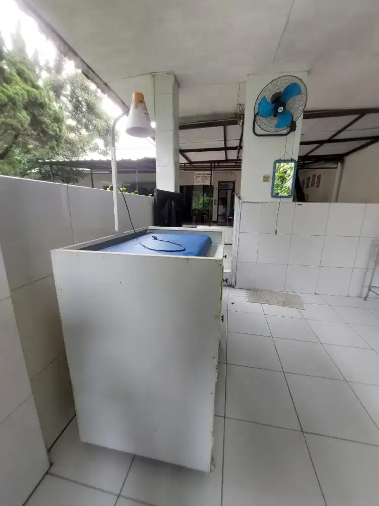 Meja Resusitasi bayi