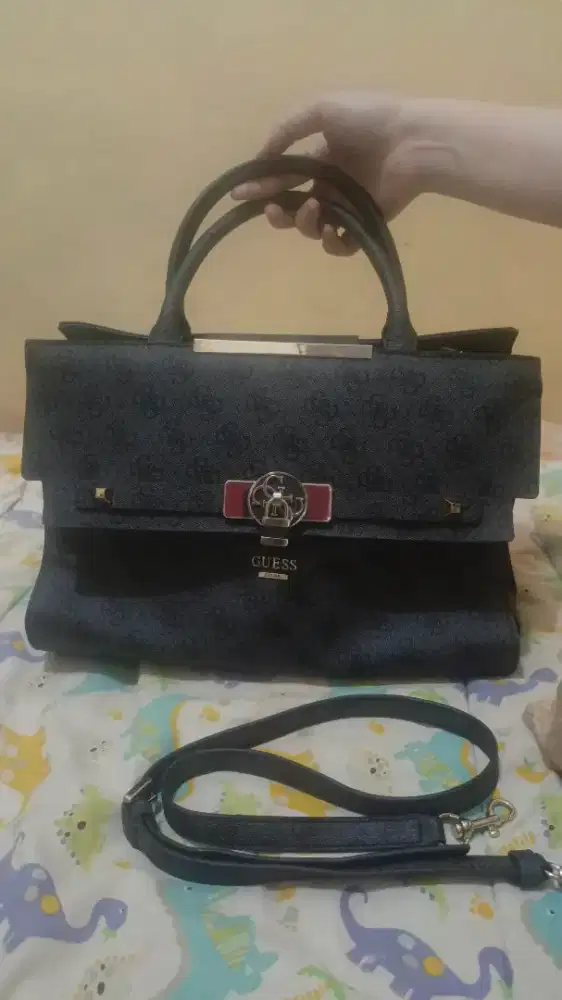 Tas Guess Los angeles Bekas Preloved