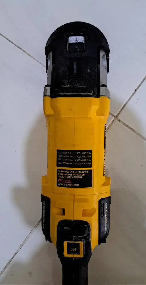 Mesin Poles Mobil 7 DWP849X polisher DEWALT