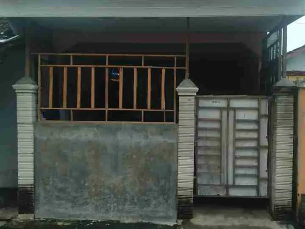 Rumah murah Tipe 50/50 Full bangunan Semi lantai 2, jalan lebar, selatan terminal 
Sukoharjo :
* dari terminal keselatan skitar 100 mtr