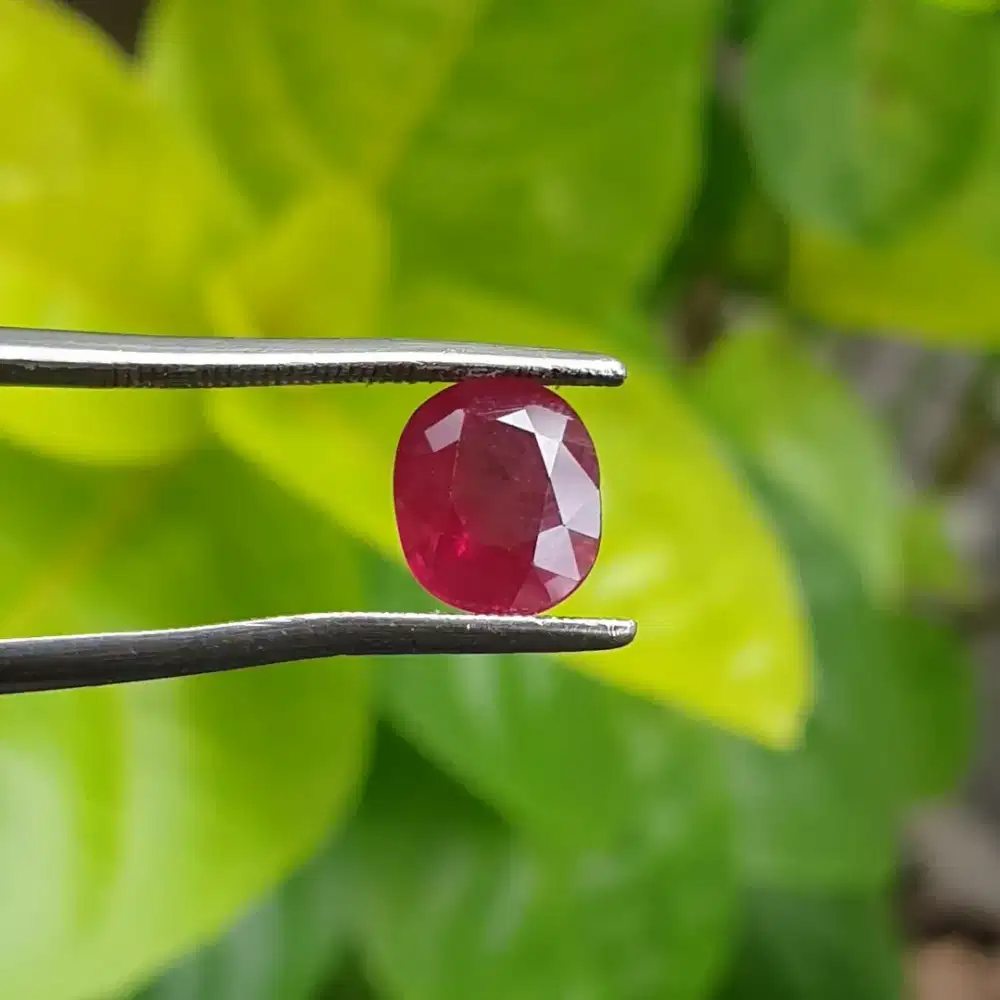 Natural Orangy pink sapphire color is padparadscha