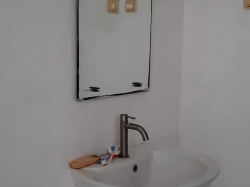 dijual rumah full furnish golden palm