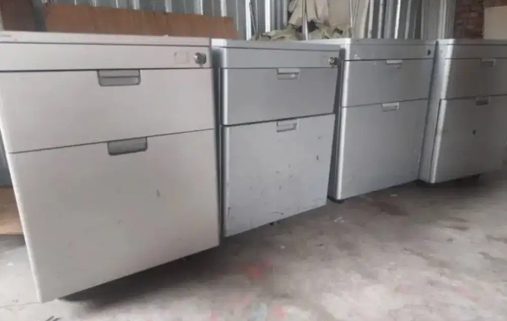 Nakas laci arsip besi