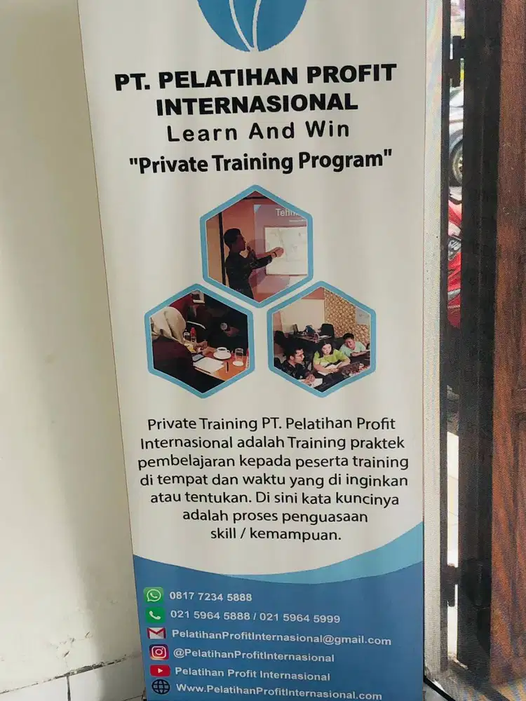 Market Analyst Educator