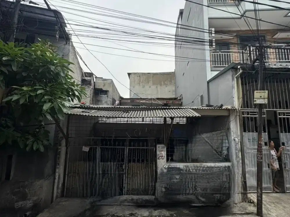 ANA RUMAH LAMA HITUNG TANAH LT.114M NGANTONG DI JELAMBAR