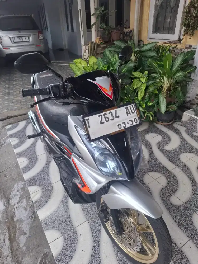 Suzuki Skywave siver hita