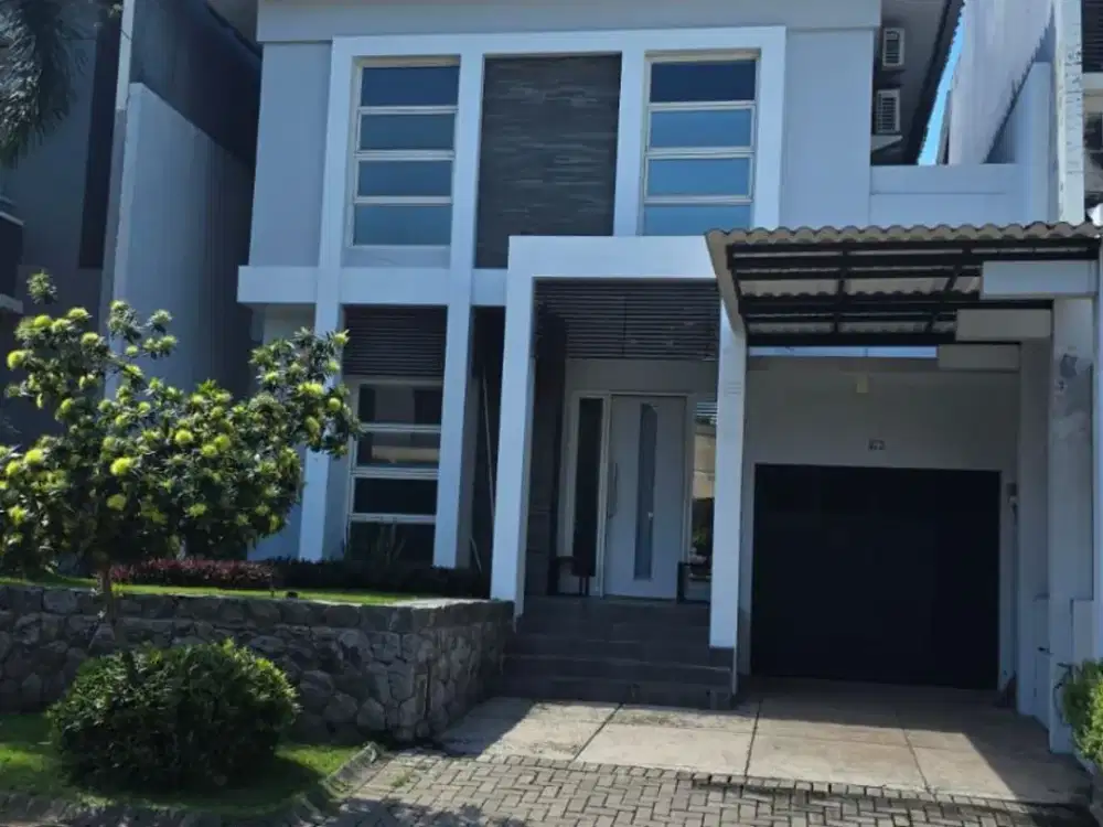 Disewakan Rumah 2 Lantai Semi Furnish Siap Huni di Cluster Royal Park Citraland
