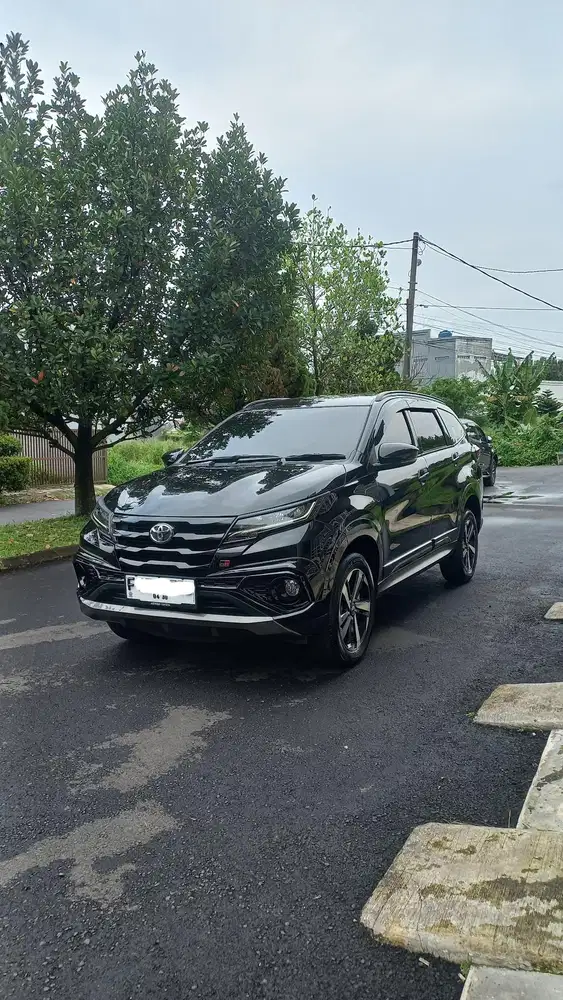 Harga cash! Toyota Rush GR at 2025 like a new, Full Original Cat 100%!