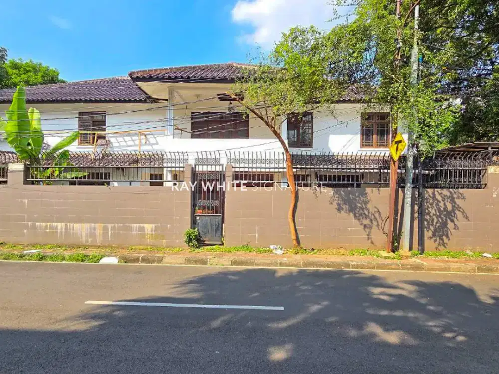 Dijual Rumah Posisi Hook di Jl Tulung Agung Menteng