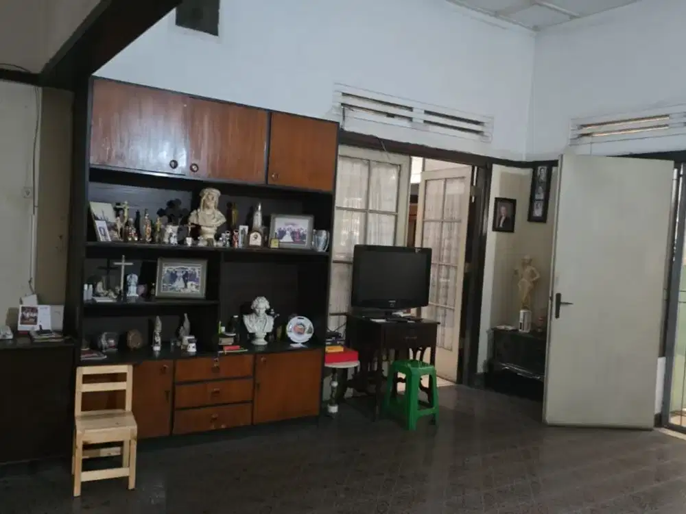 RUMAH LUAS NYAMAN TERAWAT SIAP HUNI DI SAYAP RIAU BANDUNG