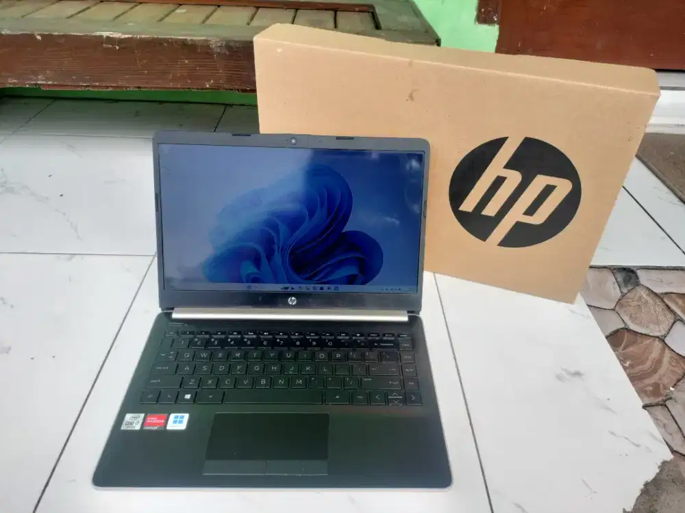 Hp i7 Gen 10 SSD 512 Ram 8 Keyboard Backlit