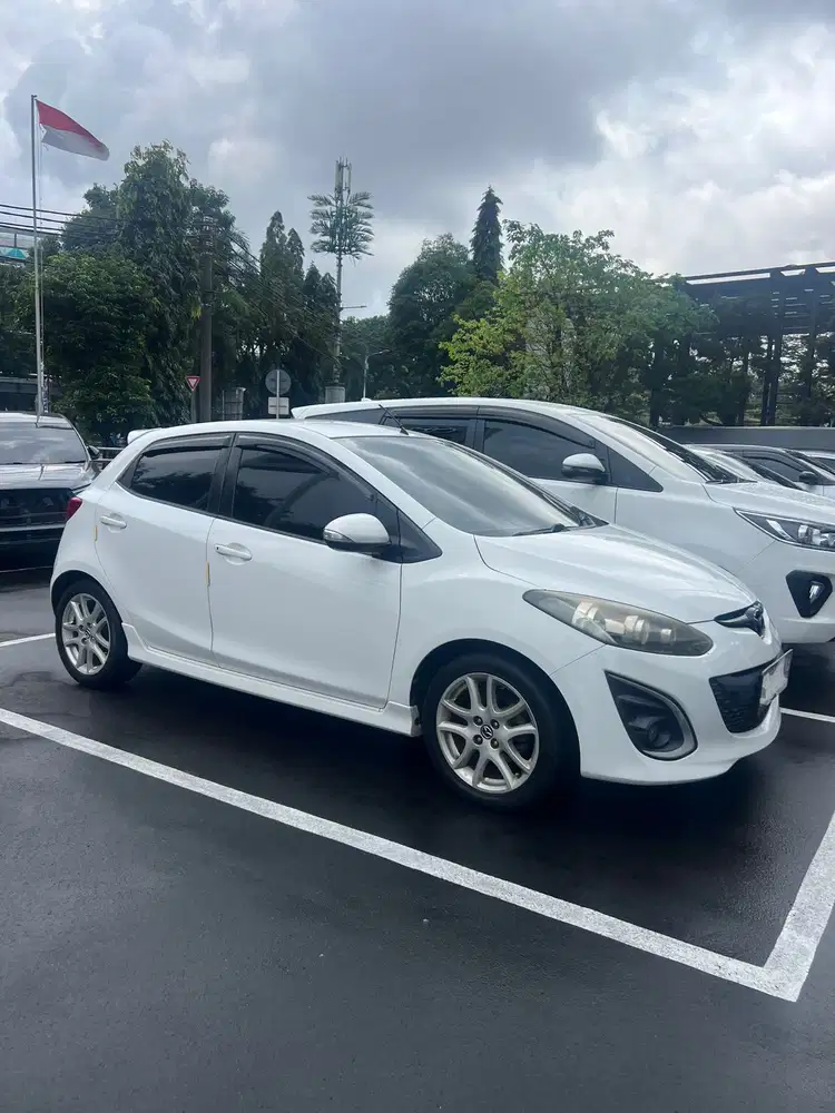 Mazda 2 2012 Bensin