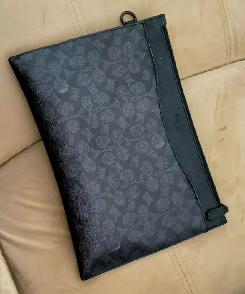 Preloved clutch bag coach ori . Muluuus