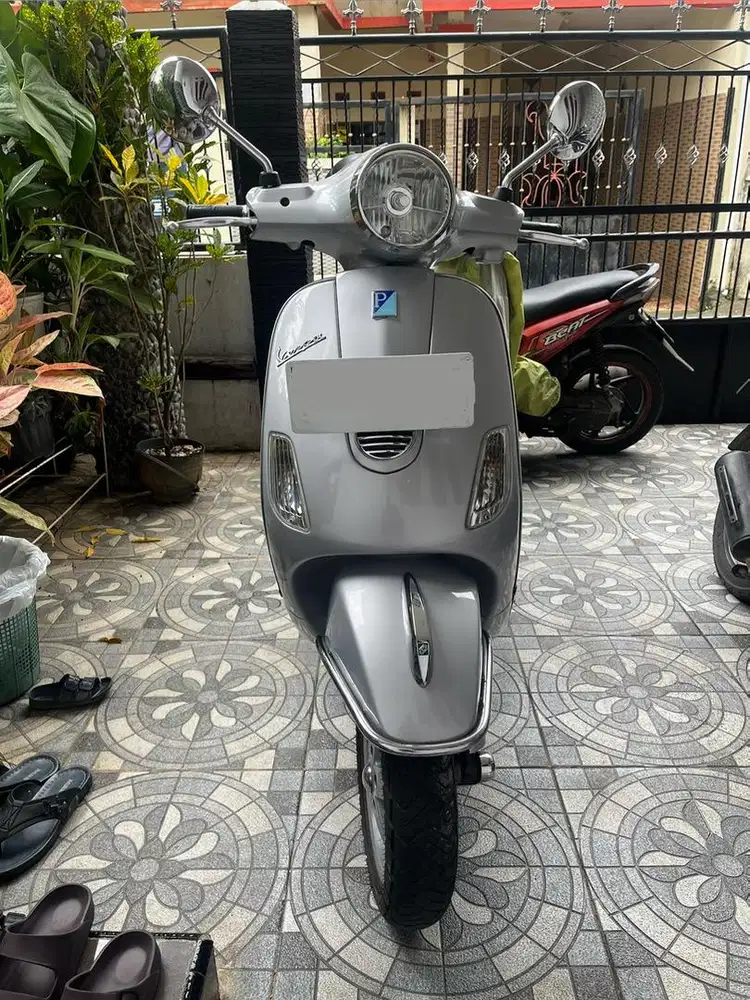 Vespa LX 150 2vie 2012
