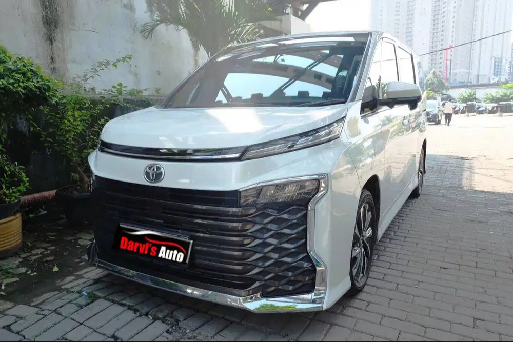2022 Toyota Voxy 2.0 FACELIFT TSS tdp 39jt